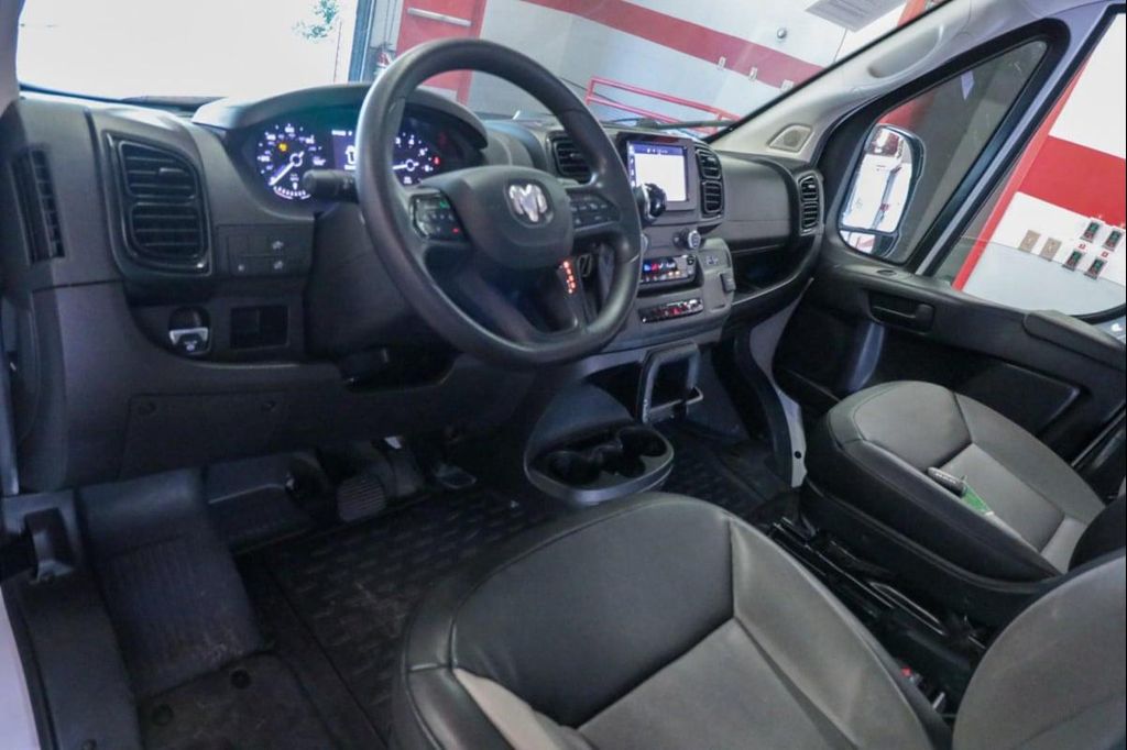 2024 RAM PROMASTER 2500 TRADESMAN — фото 9