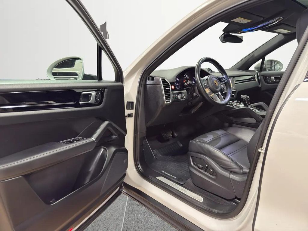 PORSCHE CAYENNE - 10