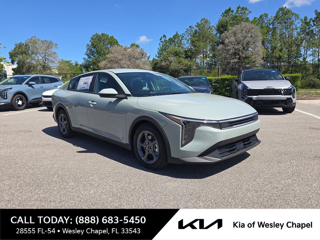 New 2026 Kia K4 LXS