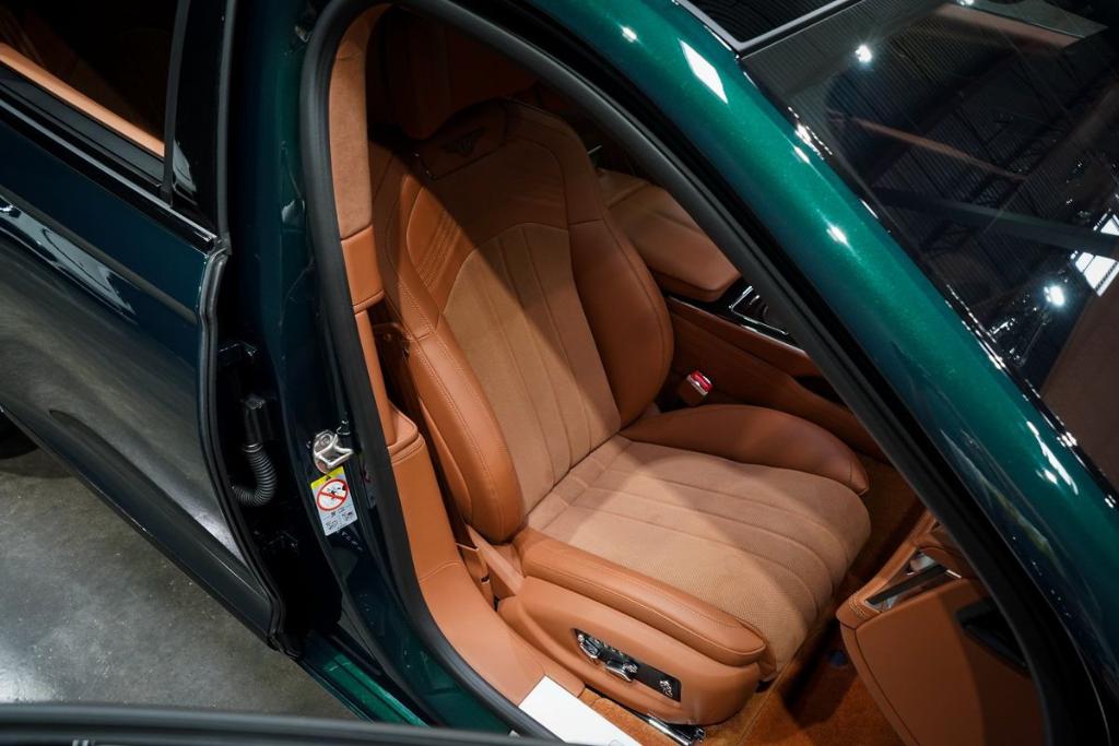 صورة مصغرة 31 لـ 2023 Bentley FLYING SPUR S
