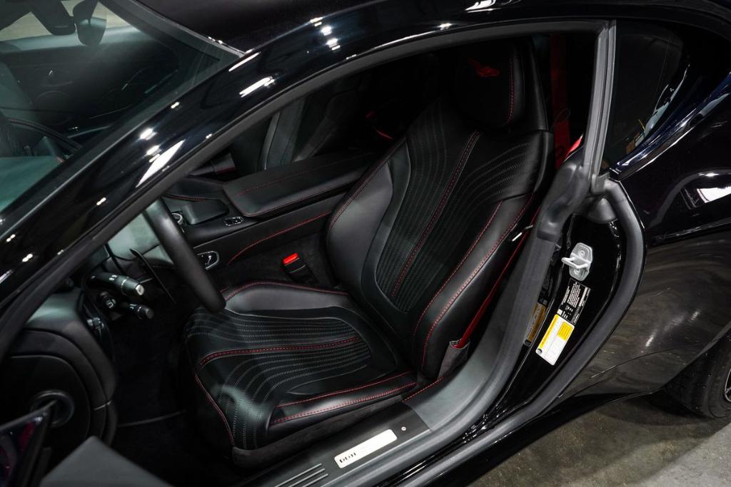 2020 Aston Martin DB11 V8 缩略图 29