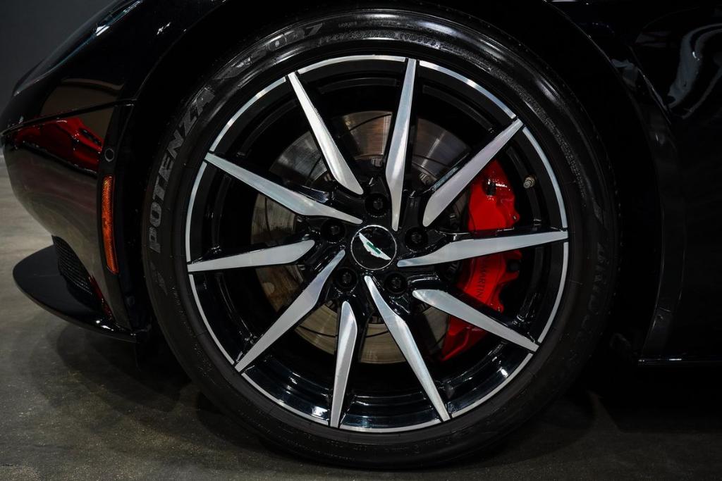 2020 Aston Martin DB11 V8 缩略图 59