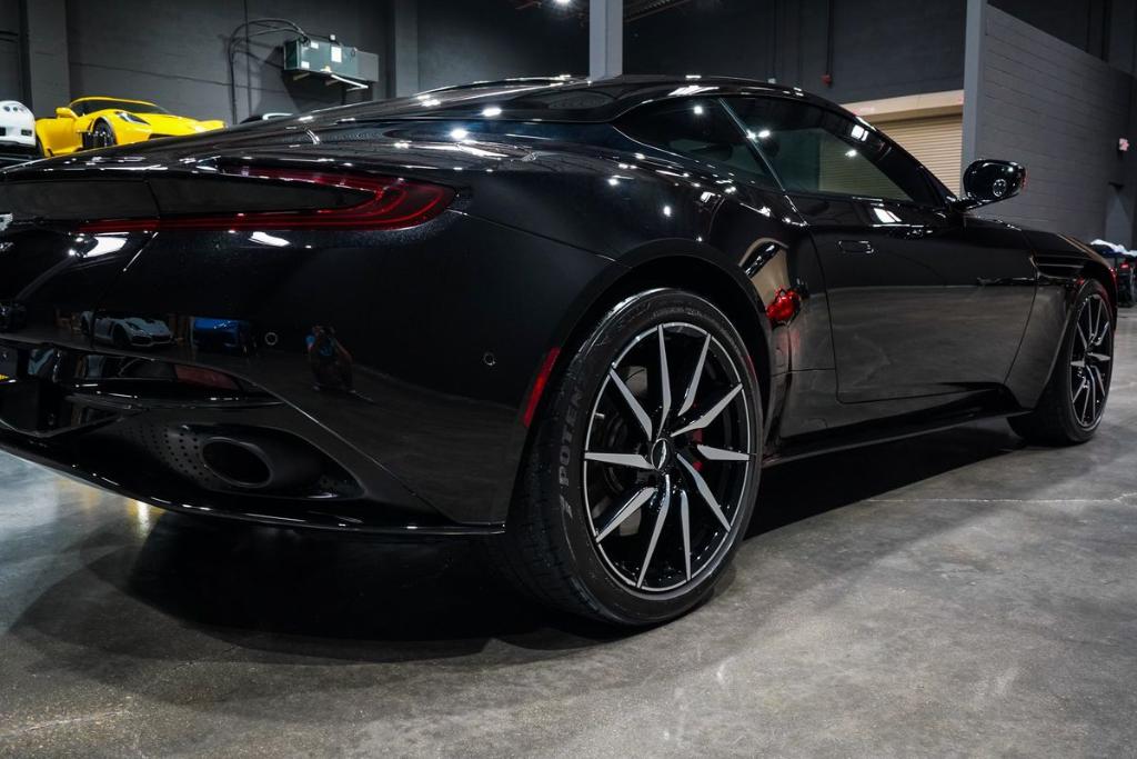 2020 Aston Martin DB11 V8 缩略图 26