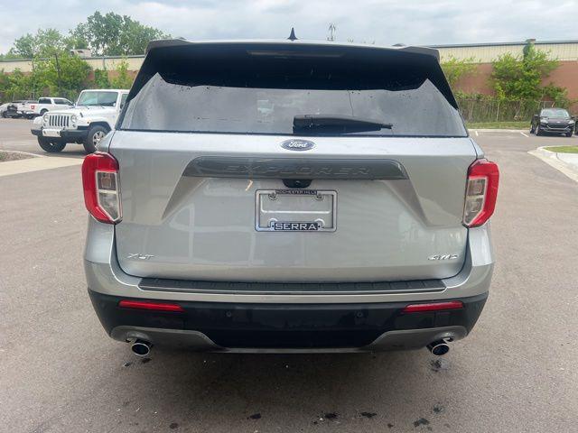 2023 FORD EXPLORER XLT photo 6