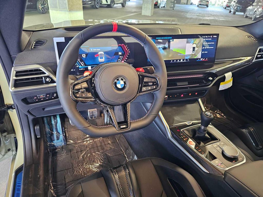 صورة 2 لـ 2027 BMW M4 BASE