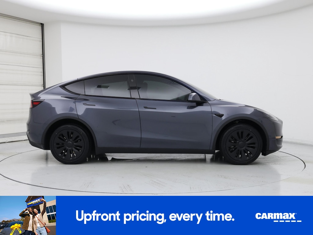 TESLA MODEL Y LONG RANGE - 9