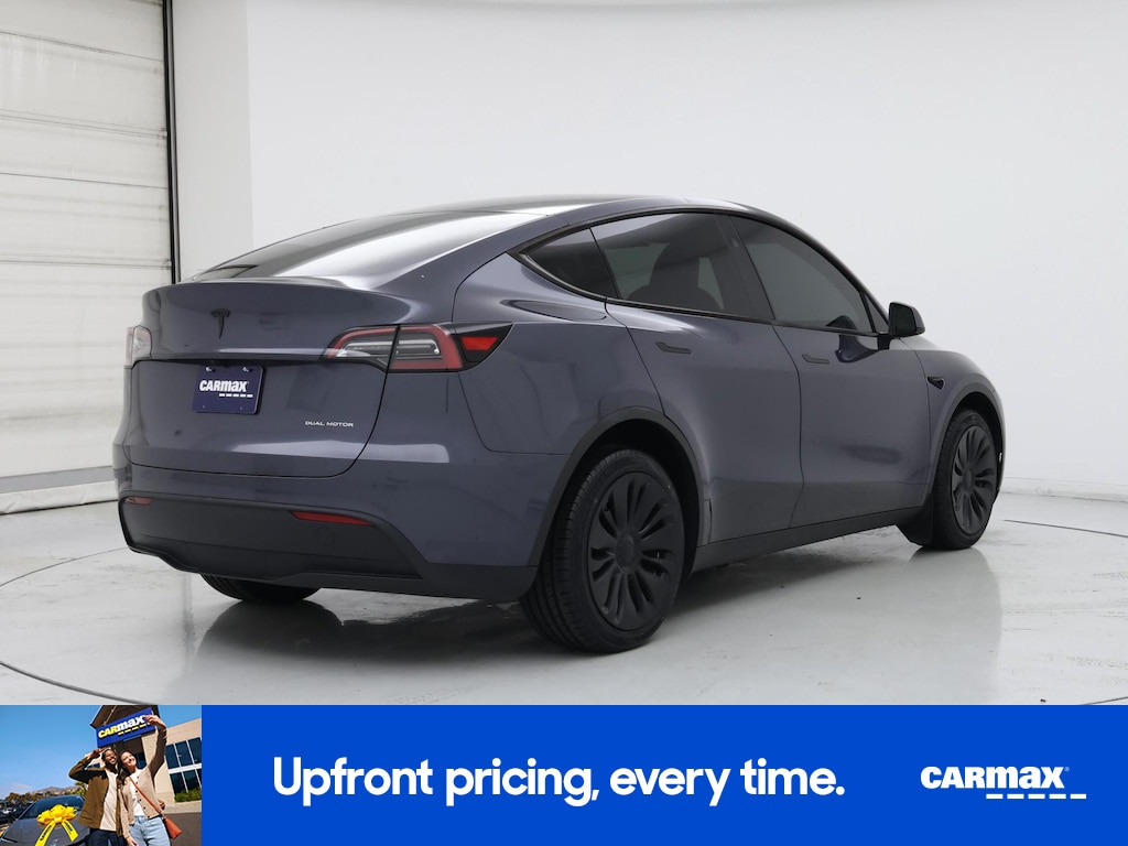 TESLA MODEL Y LONG RANGE - 10