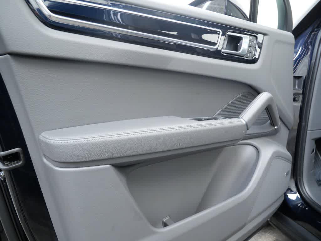 PORSCHE CAYENNE - 10