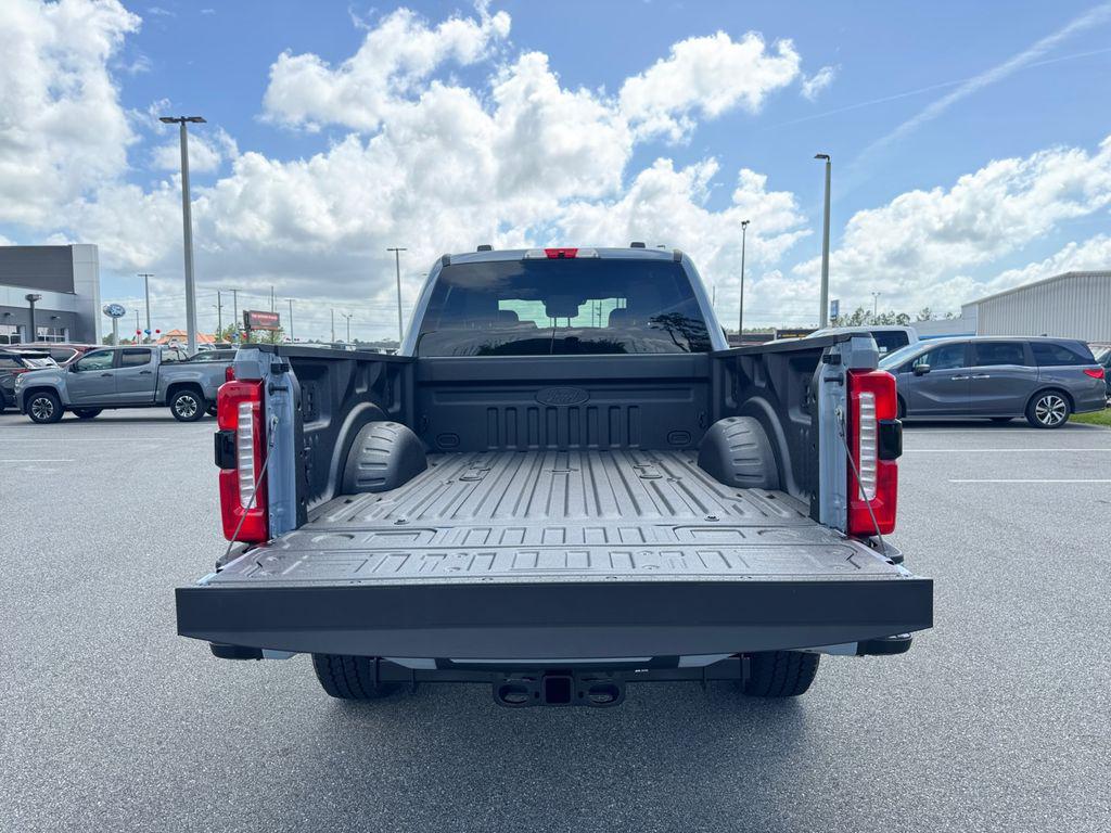 2027 FORD F-350 LARIAT — миниатюра 18