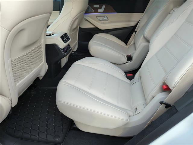 2026 Mercedes-BENZ GLS — миниатюра 15