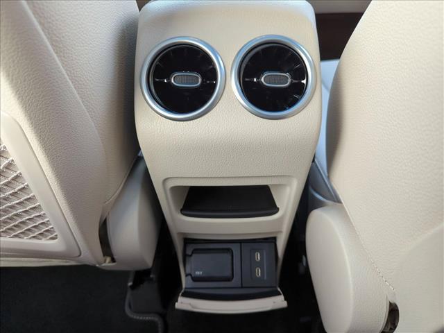 2026 Mercedes-BENZ GLB — миниатюра 17