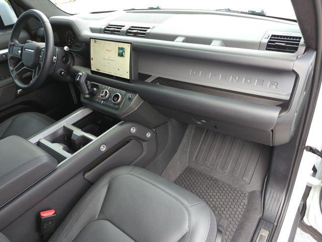 2025 LAND Rover DEFENDER 110 V8 — миниатюра 22