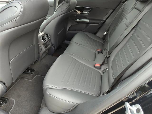 2026 Mercedes-BENZ GLC — миниатюра 15