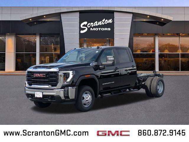 New 2025 GMC Sierra 3500 Base