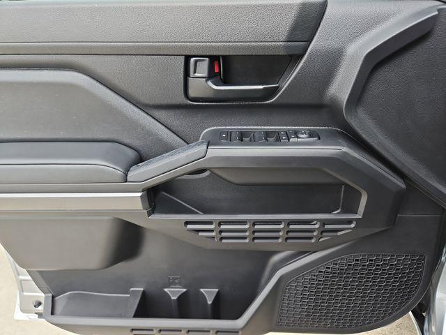 صورة مصغرة 11 لـ 2025 Toyota TACOMA SR5