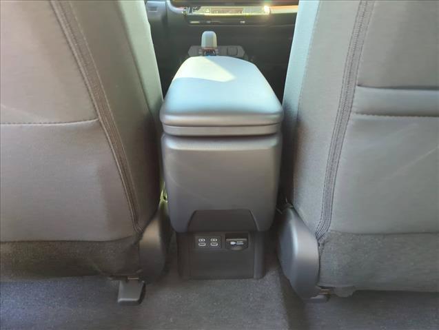 صورة مصغرة 24 لـ 2026 Toyota PRIUS PLUG-IN HYBRID SE
