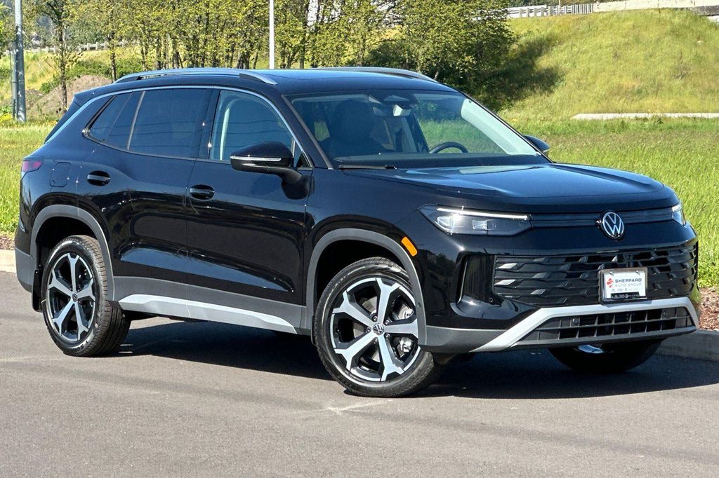 New 2026 Volkswagen Tiguan 2.0T SE 4MOTION