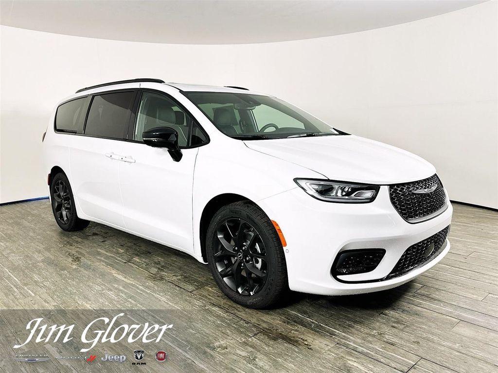 New 2026 Chrysler Pacifica Limited