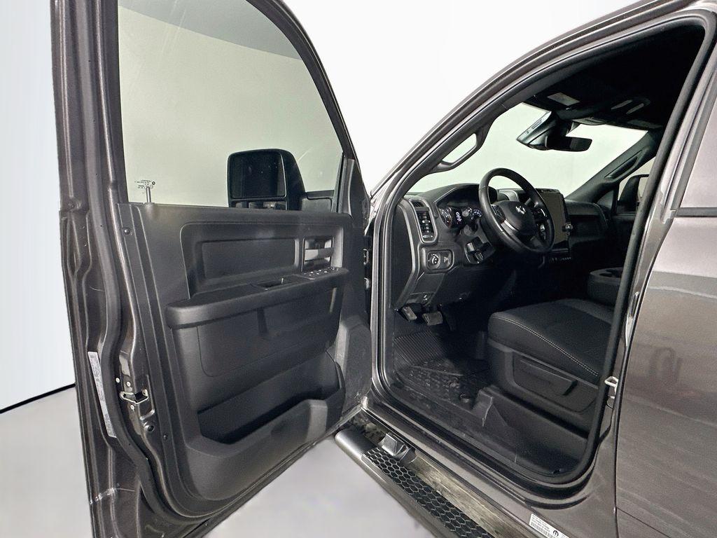 صورة مصغرة 20 لـ 2026 RAM 2500 TRADESMAN