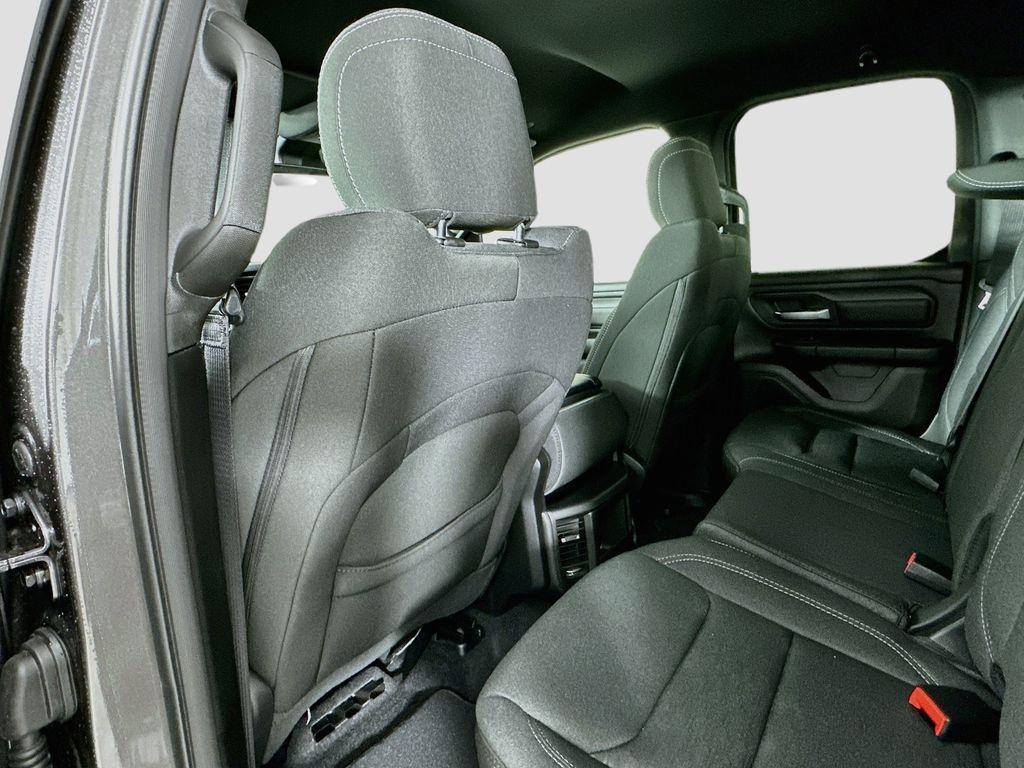 صورة مصغرة 17 لـ 2026 RAM 1500 EXPRESS