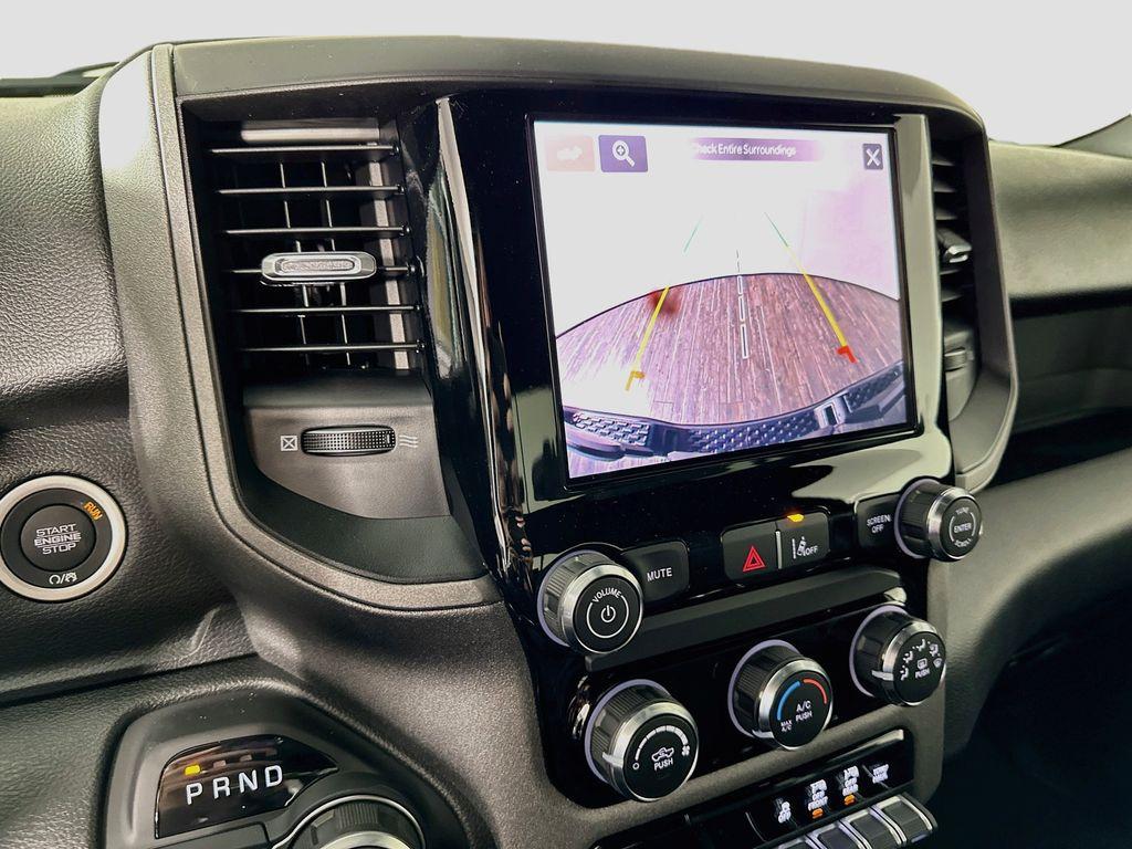 صورة مصغرة 30 لـ 2026 RAM 1500 EXPRESS