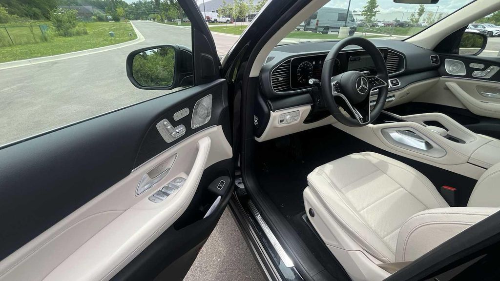 2026 Mercedes-BENZ GLE 缩略图 16