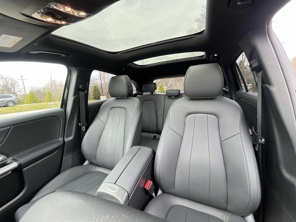 MERCEDES-BENZ GLA-CLASS - 10