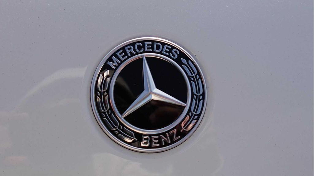 2026 Mercedes-BENZ GLC thumbnail 22