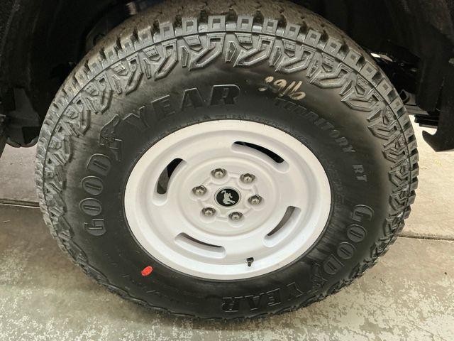 FORD BRONCO HERITAGE EDITION - 10