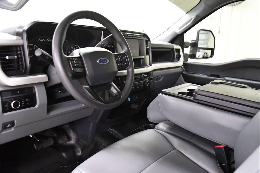 صورة مصغرة 13 لـ 2023 FORD F-450 XL
