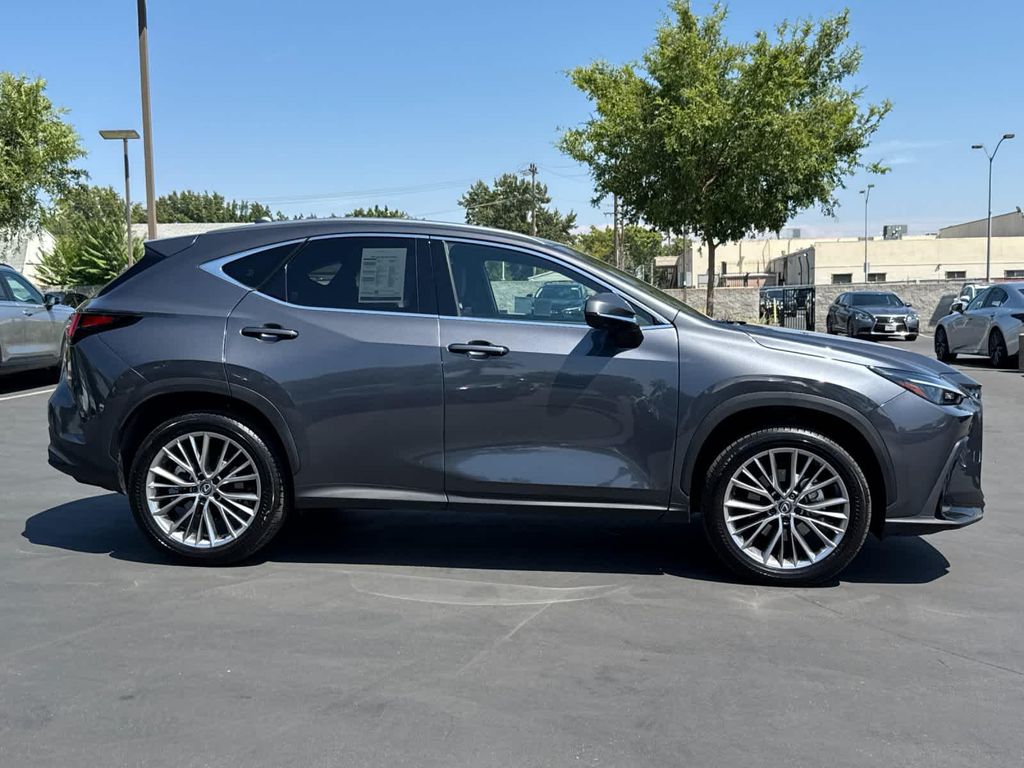 صورة 6 لـ 2025 Lexus NX 350 PREMIUM