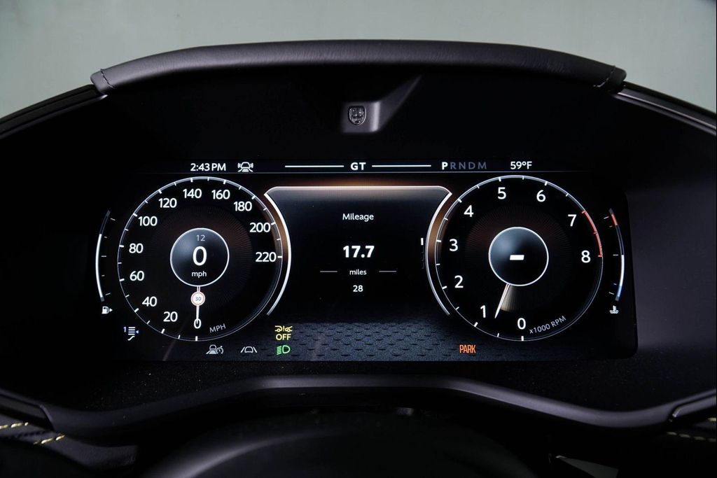 صورة 5 لـ 2026 Aston Martin DBX 707