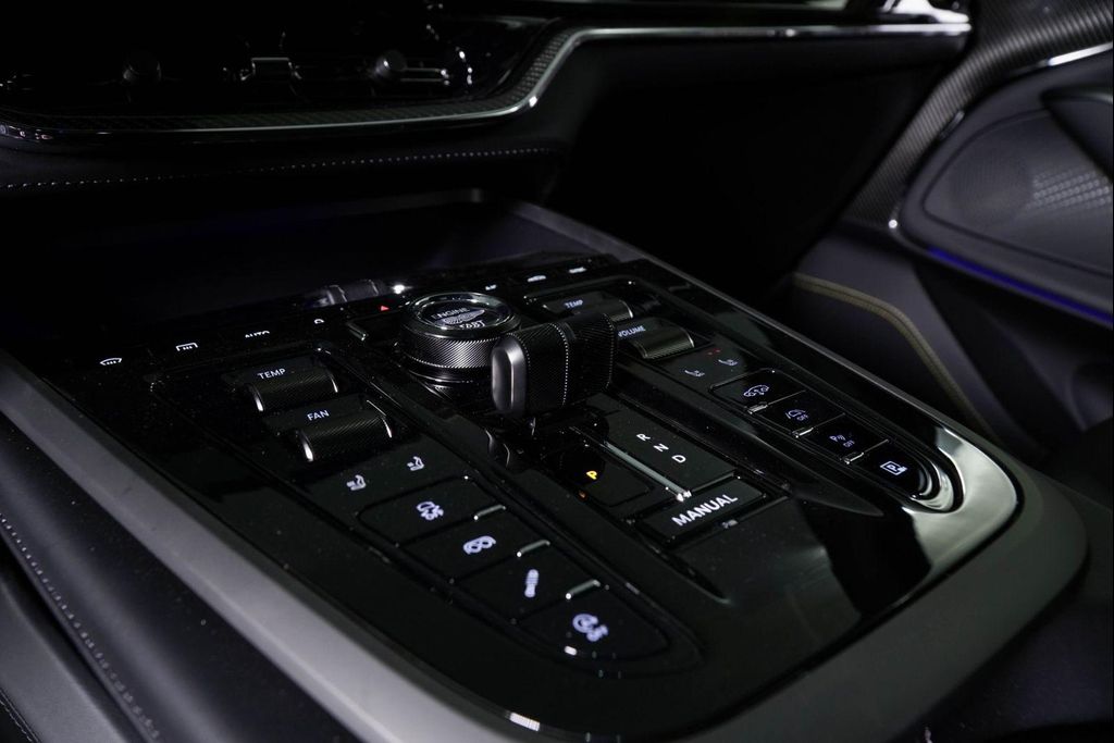 صورة مصغرة 21 لـ 2026 Aston Martin DBX 707