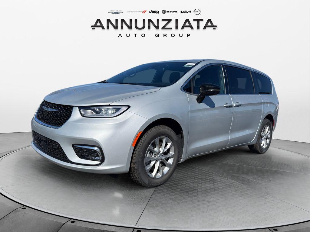 New 2026 Chrysler Pacifica Select