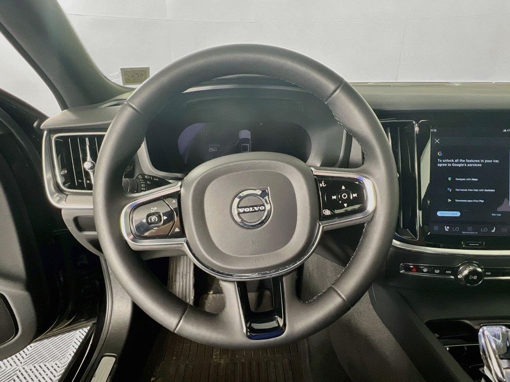صورة مصغرة 12 لـ 2024 Volvo S60 B5 PLUS BLACK EDITION
