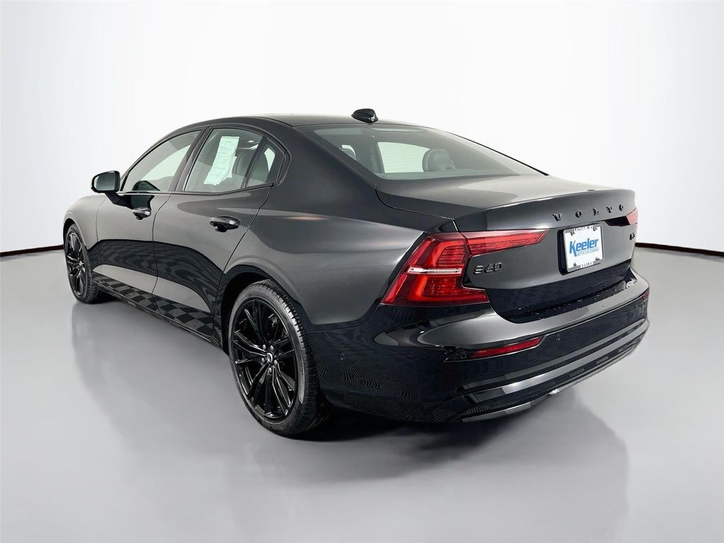 2024 Volvo S60 B5 PLUS BLACK EDITION — фото 4