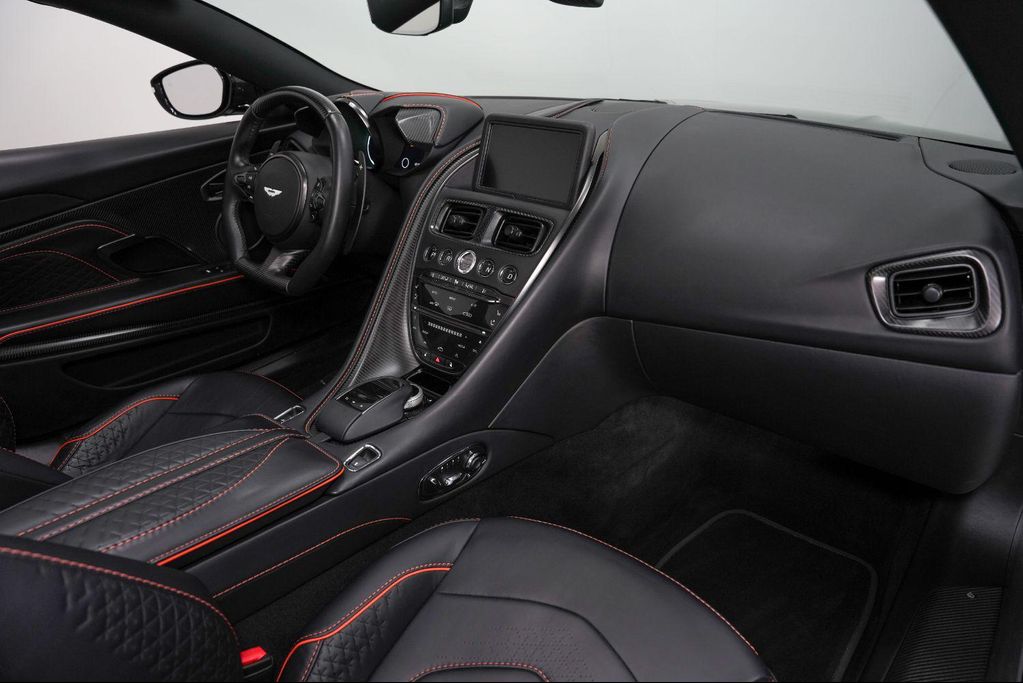2022 Aston Martin DBS SUPERLEGGERA VOLANTE 缩略图 29