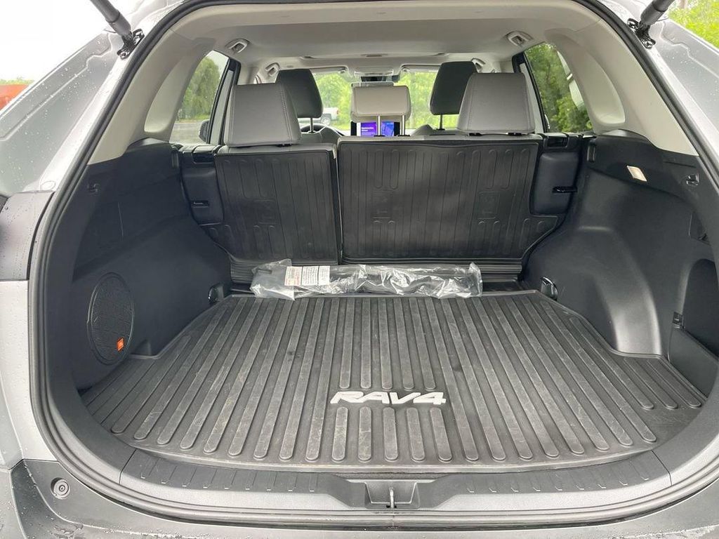2025 Toyota RAV4 XLE PREMIUM — миниатюра 16