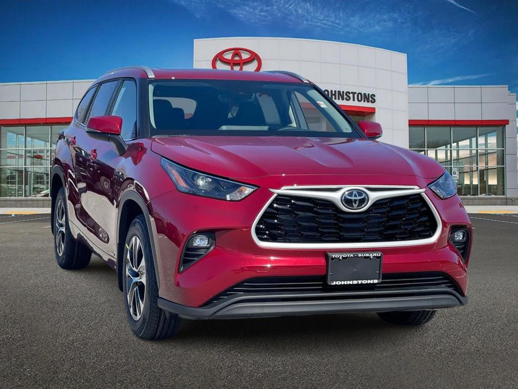 New 2026 Toyota Highlander Hybrid XLE