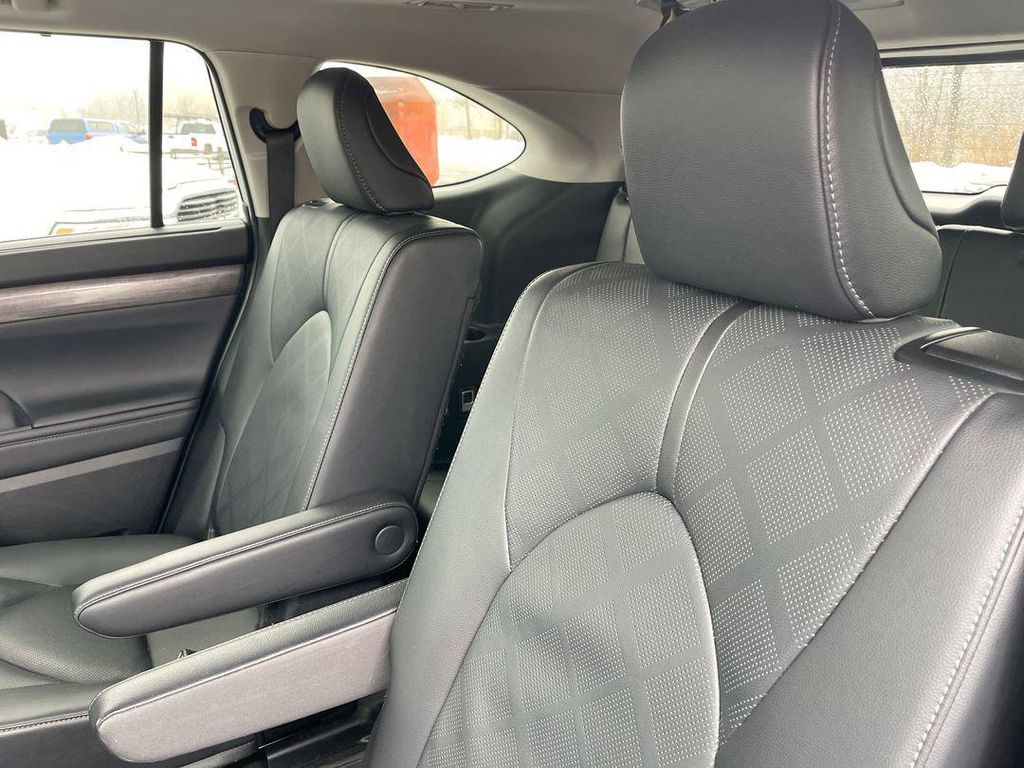 TOYOTA HIGHLANDER - 9