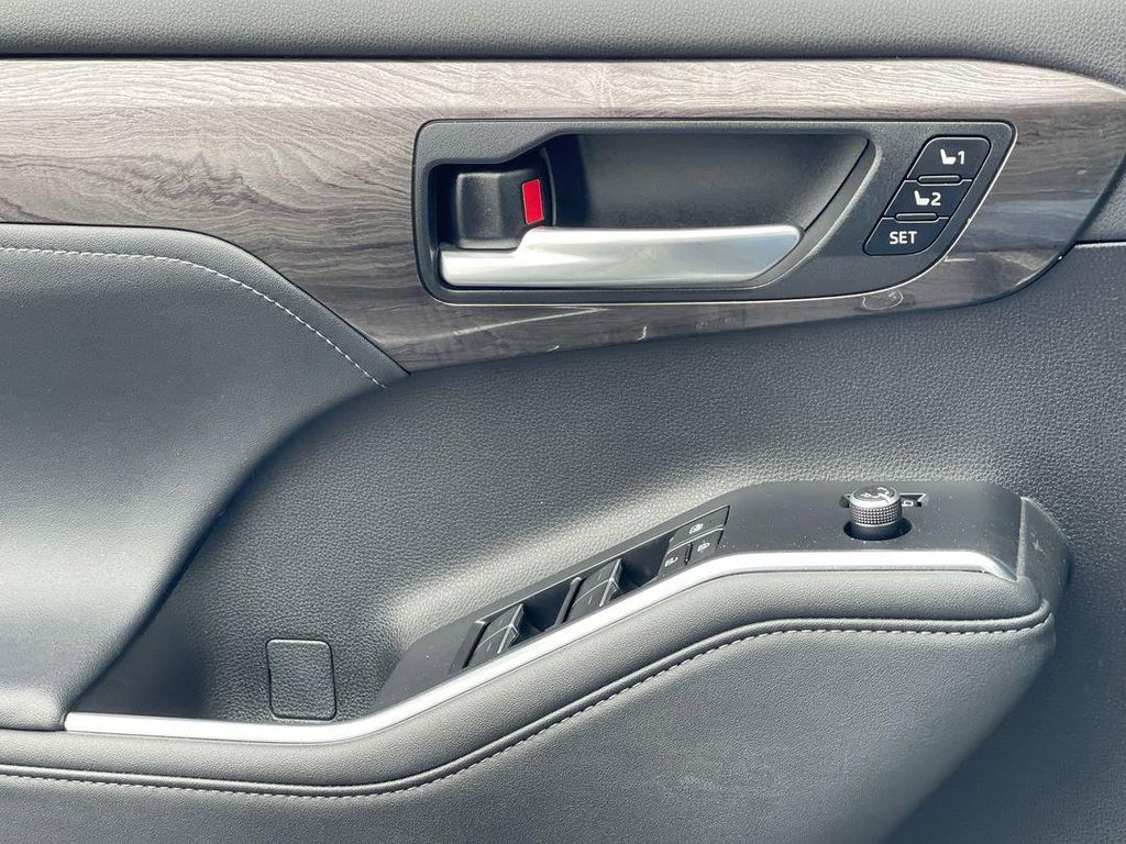 TOYOTA HIGHLANDER - 8