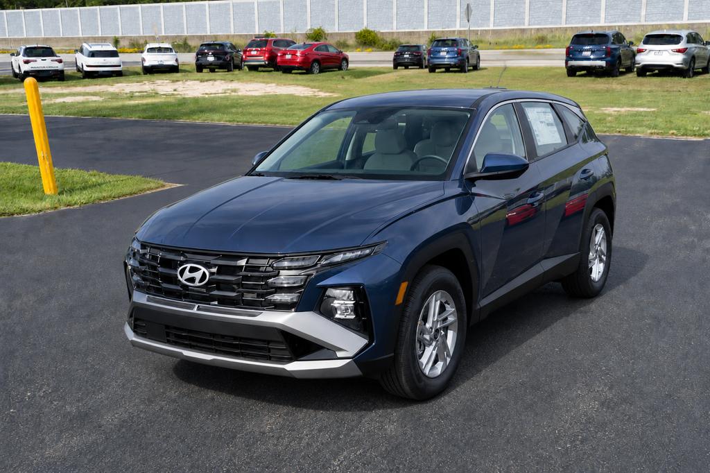 New 2026 Hyundai TUCSON SE