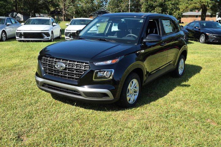 New 2026 Hyundai VENUE SE
