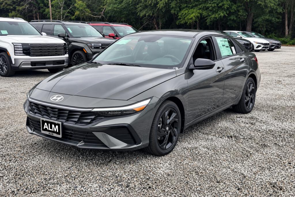 New 2026 Hyundai ELANTRA SEL Sport