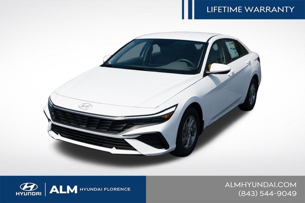 New 2026 Hyundai ELANTRA SE