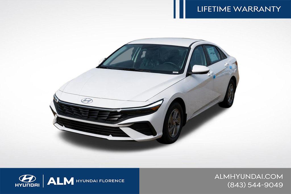 New 2026 Hyundai ELANTRA SE