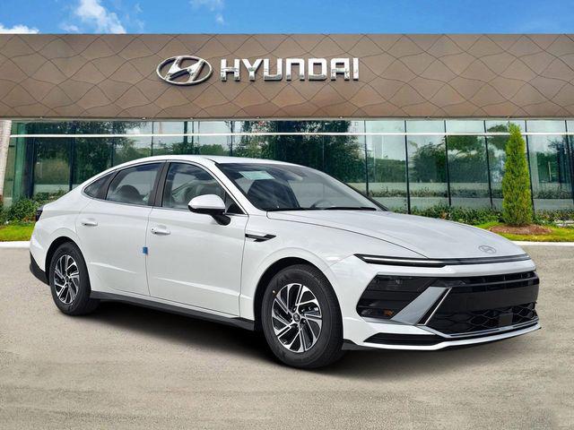 New 2026 Hyundai SONATA Hybrid Base