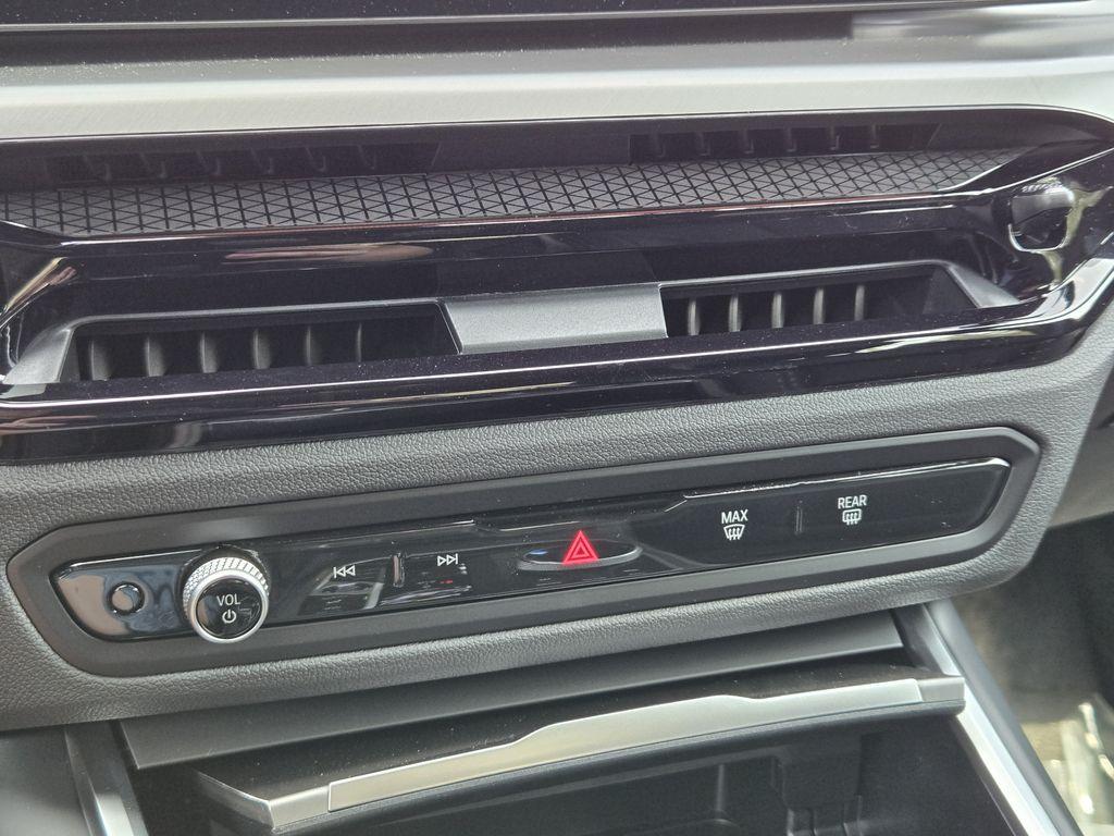 صورة مصغرة 21 لـ 2026 BMW 330 I XDRIVE NA
