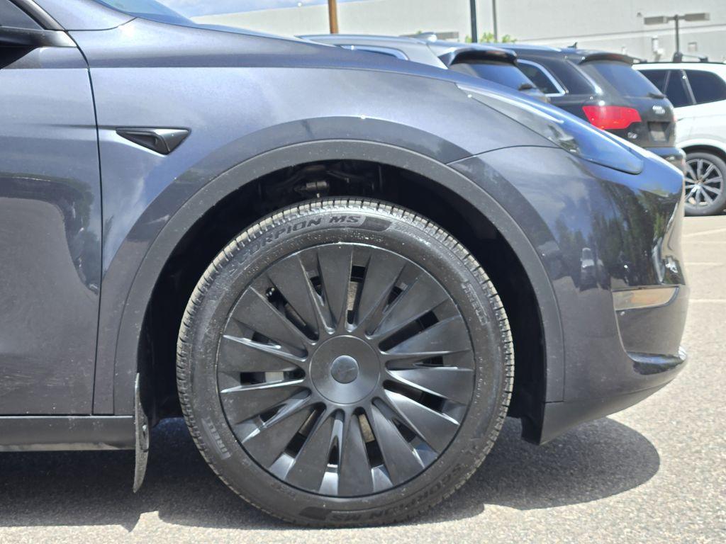 TESLA MODEL Y LONG RANGE - 9