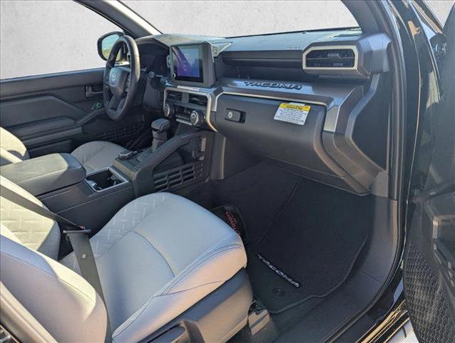 صورة مصغرة 18 لـ 2025 Toyota TACOMA SR5
